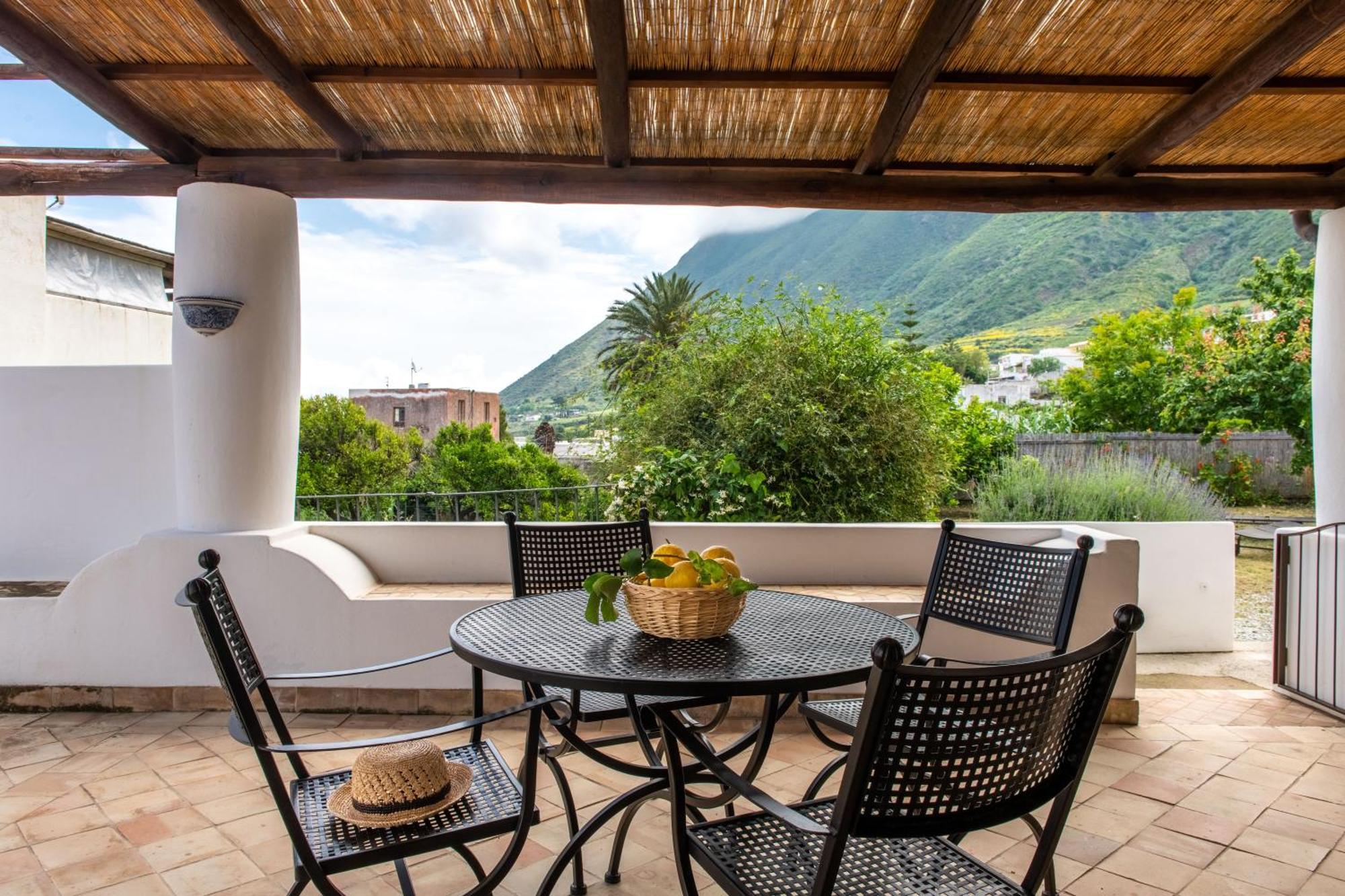 Vico San Lorenzo - Camere A Salina Malfa  Bagian luar foto